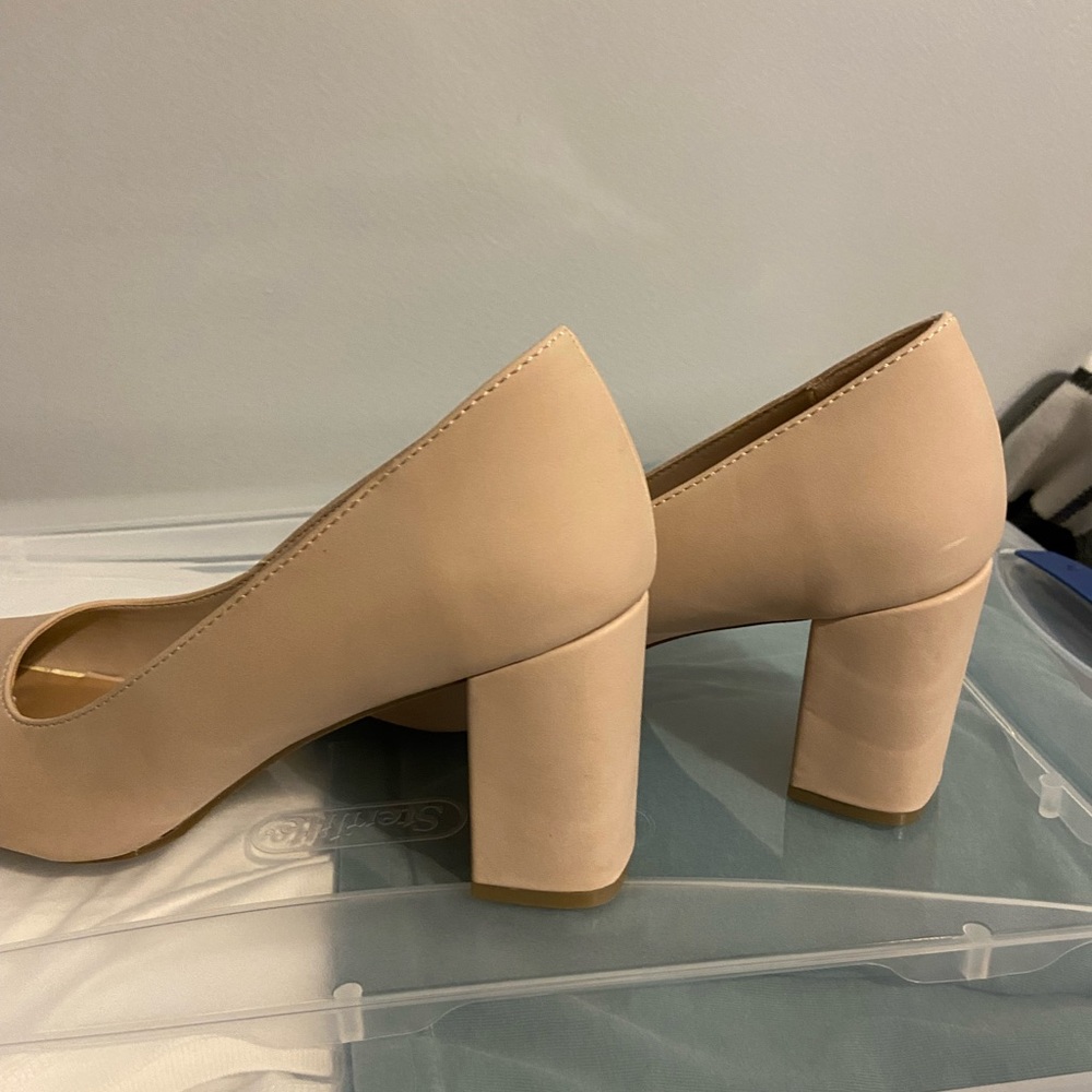 Size 10 nude suede heels - Picture 8 of 10
